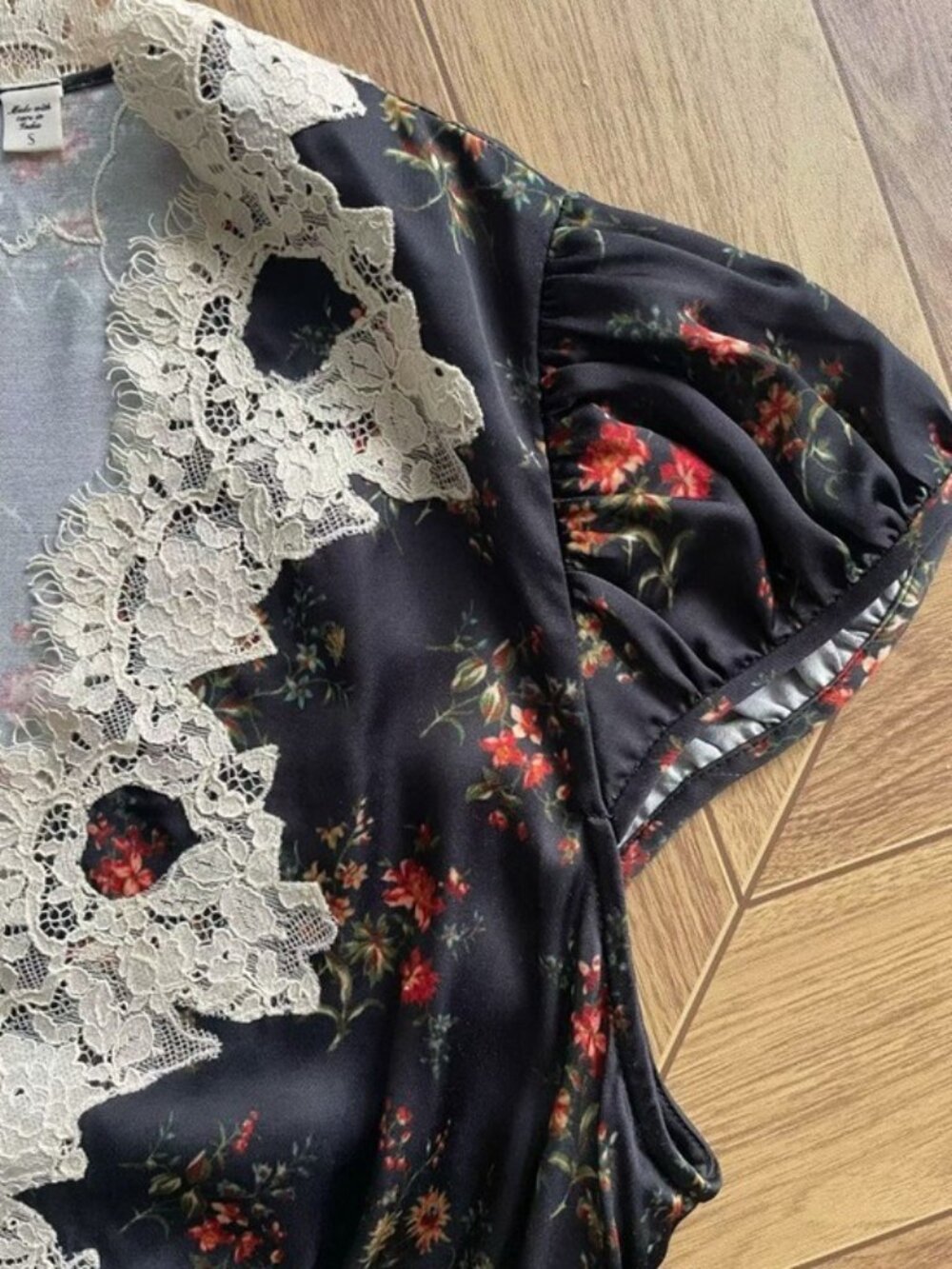 Doen Coraline Lace Detail Floral Satin Maxi Dress, S - Picture 5 of 10